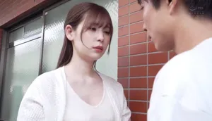 Anh xã tẻ nhạt, vợ yêu nhận ra cậu thanh niên nhà bên tốt hơn