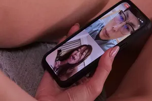 để trả đủa ông xã vụng trộm, cô vợ đụ với người khác rồi gọi video cho chồng